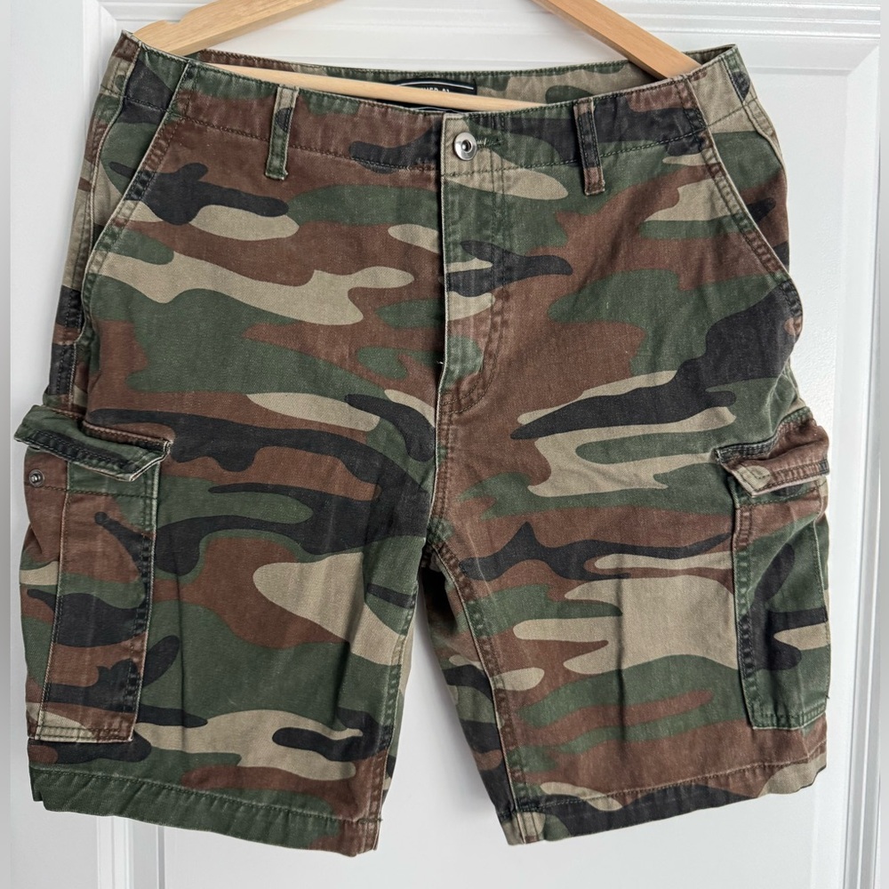 FOREVER 21 Cargo Camo Shorts
